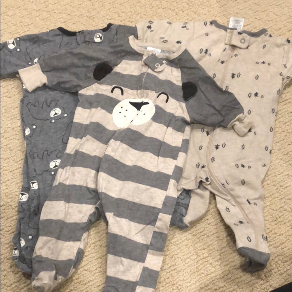 Gerber onesies BUNDLE 4 for $20!!